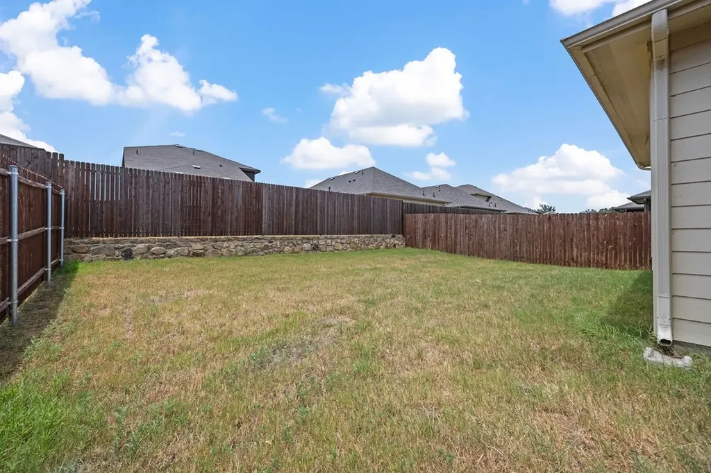 1024 Runnels Lane Aubrey TX 76227
