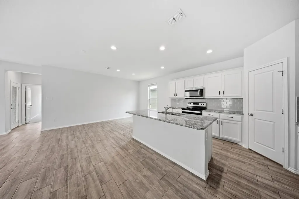 1024 Runnels Lane Aubrey TX 76227