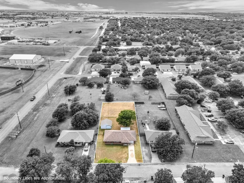 1013 S Madison Street Mcgregor TX 76657