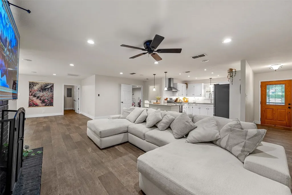 401 N Avenue V Clifton TX 76634