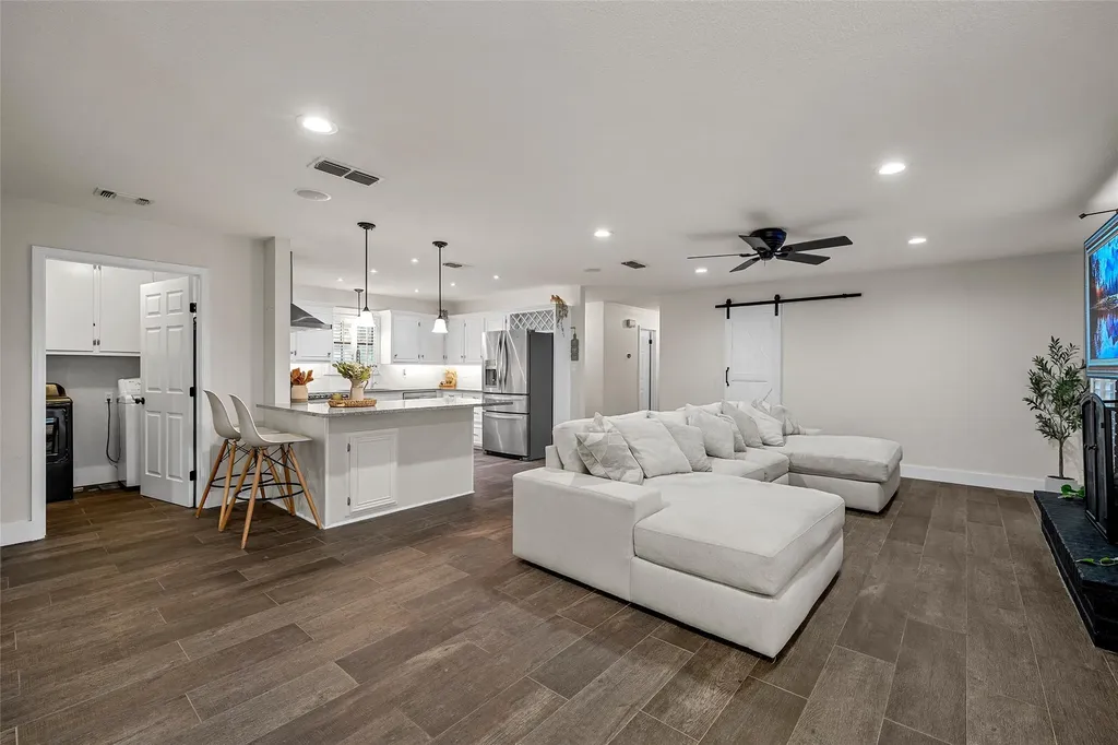 401 N Avenue V Clifton TX 76634