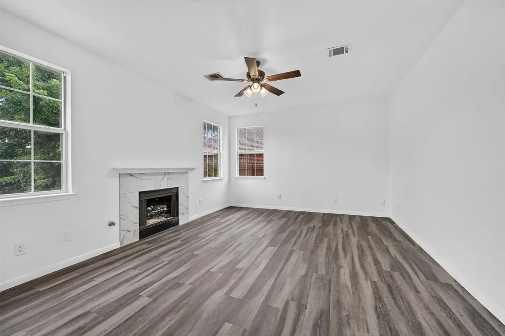 836 Snapdragon Lane Plano TX 75075