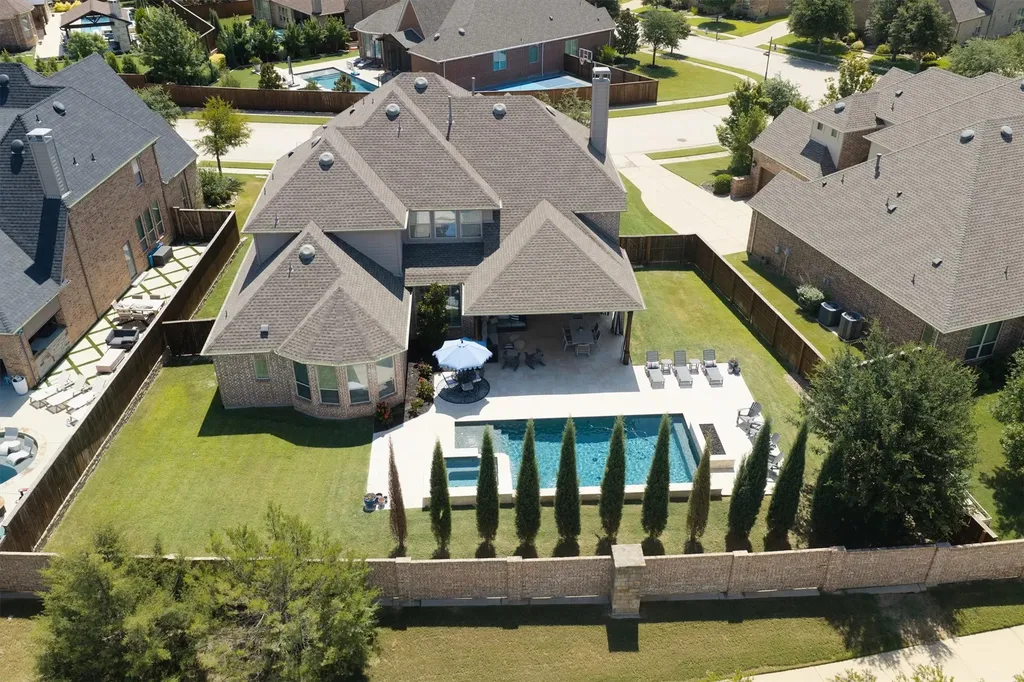 9309 Sabal Lane Lantana TX 76226