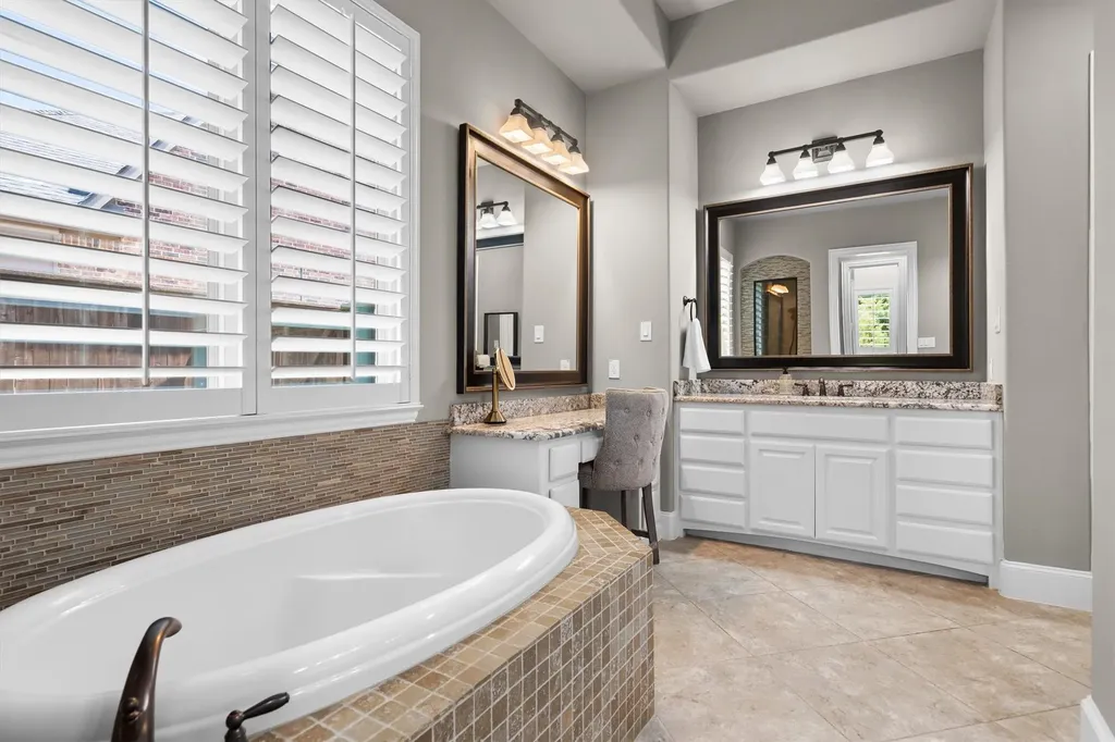 9309 Sabal Lane Lantana TX 76226
