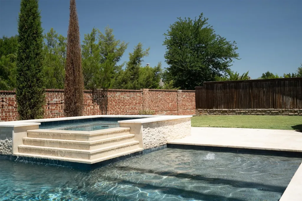 9309 Sabal Lane Lantana TX 76226
