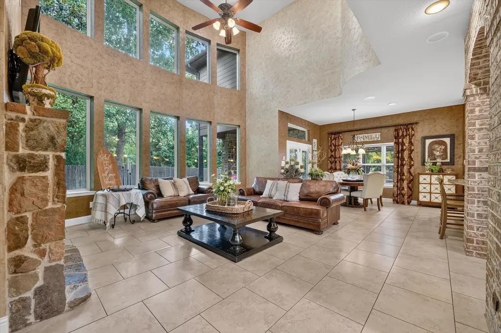 1200 Madera Drive Burleson TX 76028