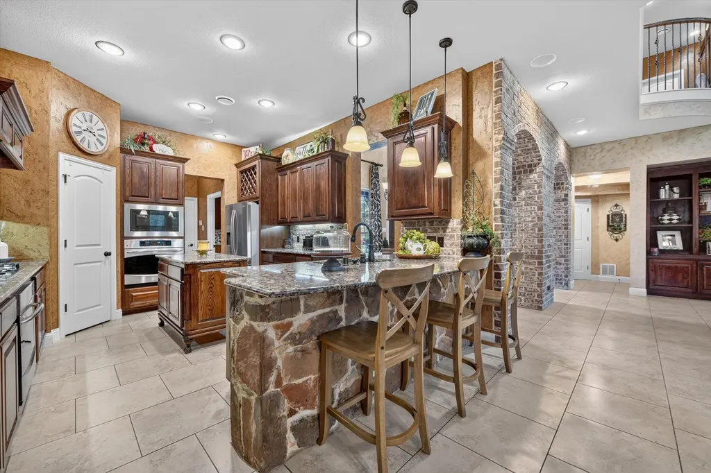 1200 Madera Drive Burleson TX 76028