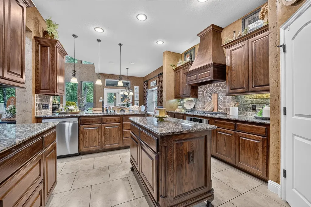 1200 Madera Drive Burleson TX 76028