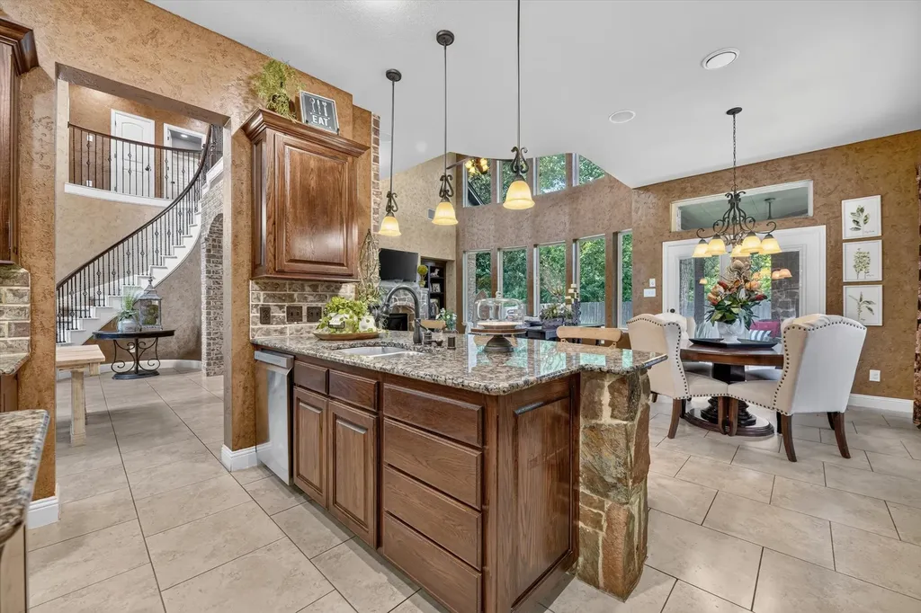 1200 Madera Drive Burleson TX 76028