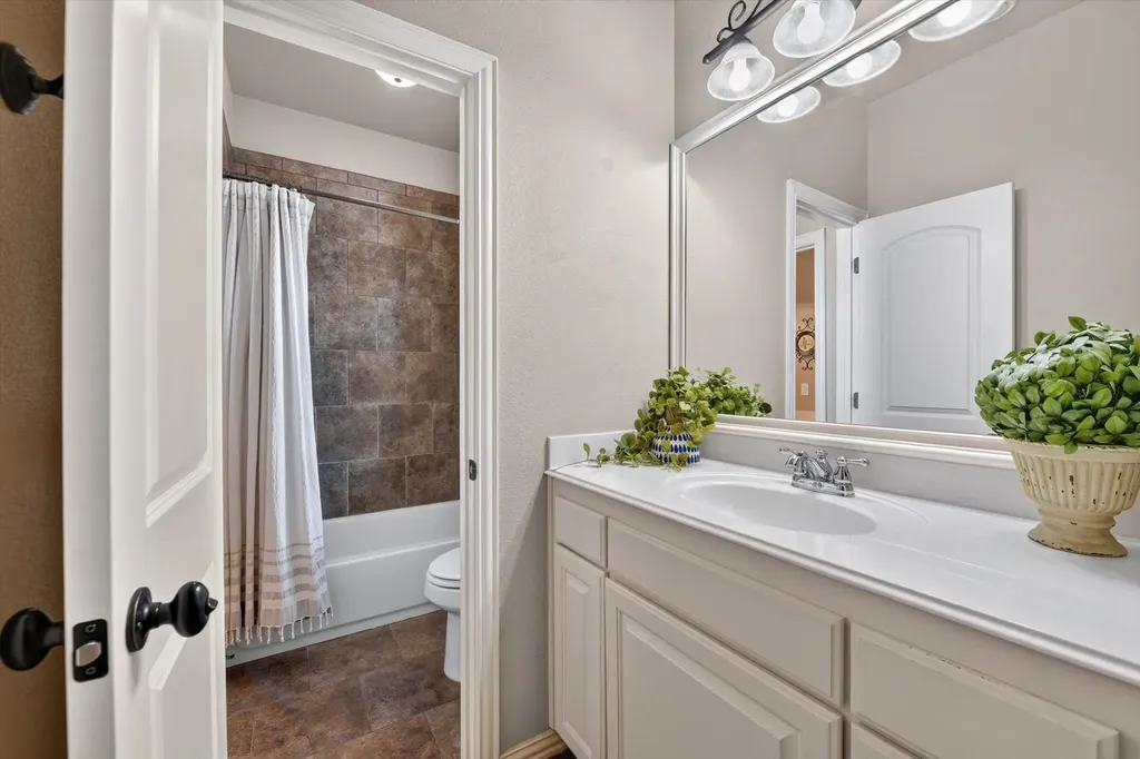 1200 Madera Drive Burleson TX 76028