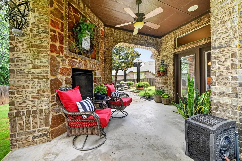 1200 Madera Drive Burleson TX 76028