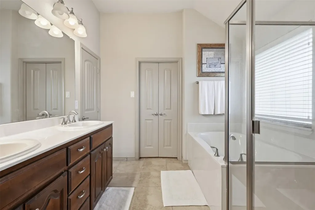 1608 Salado Trail Weatherford TX 76087