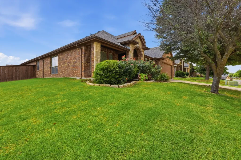 1608 Salado Trail Weatherford TX 76087