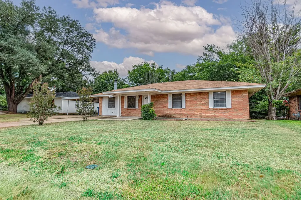 1409 Crestview Drive Kaufman TX 75142