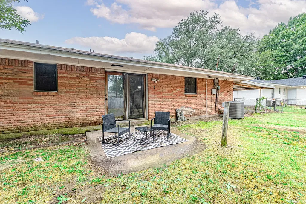 1409 Crestview Drive Kaufman TX 75142