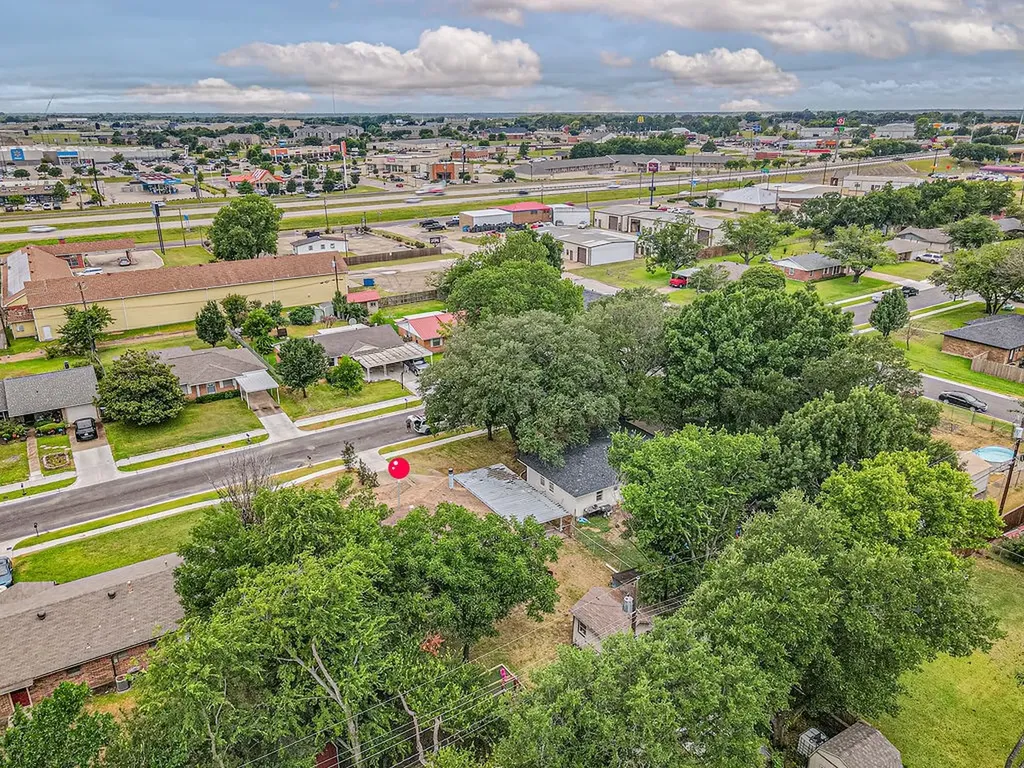 1409 Crestview Drive Kaufman TX 75142