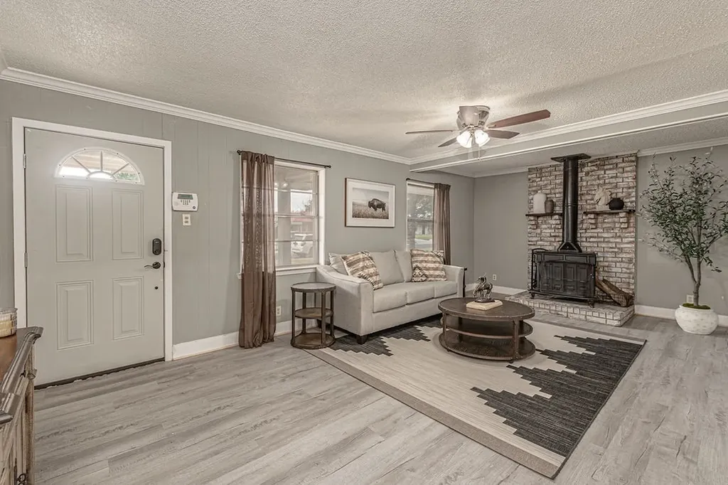1409 Crestview Drive Kaufman TX 75142