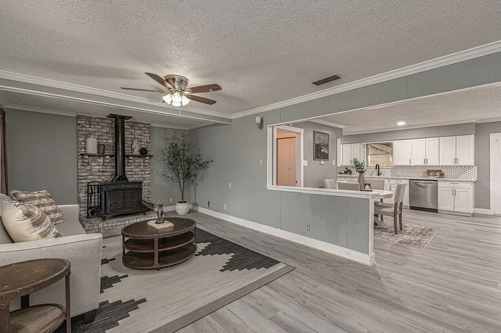 1409 Crestview Drive Kaufman TX 75142