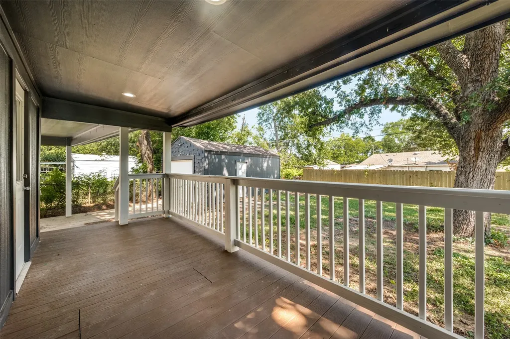 209 W 12th Street Irving TX 75060