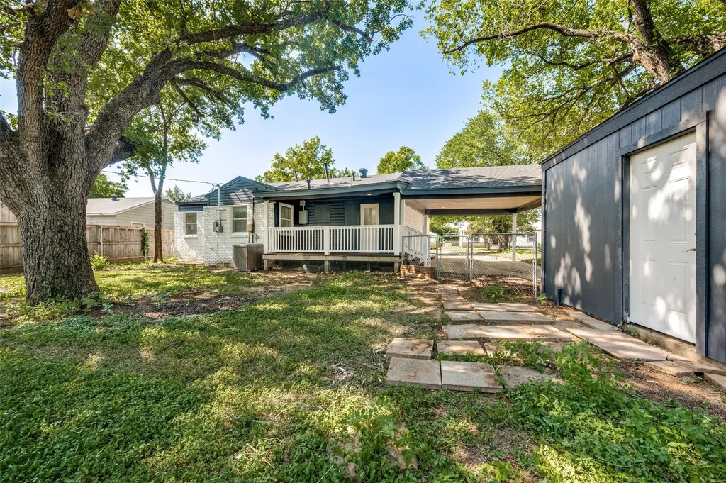 209 W 12th Street Irving TX 75060