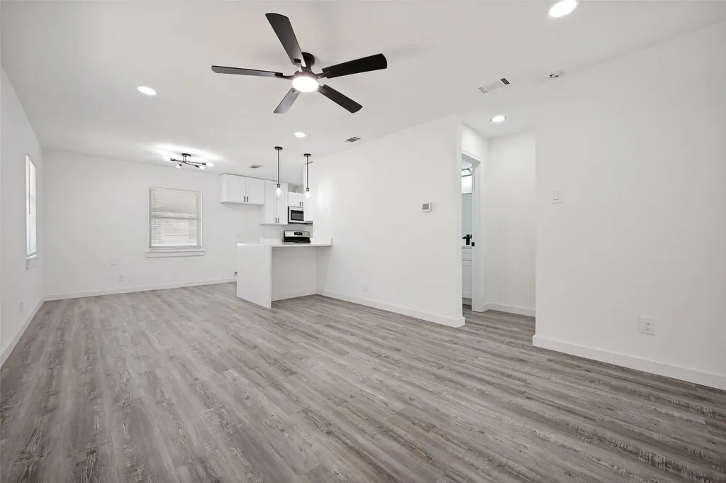 209 W 12th Street Irving TX 75060