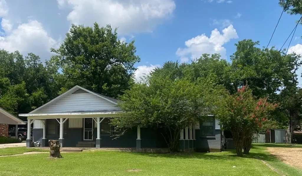 106 NW 2nd Street Bogata TX 75417