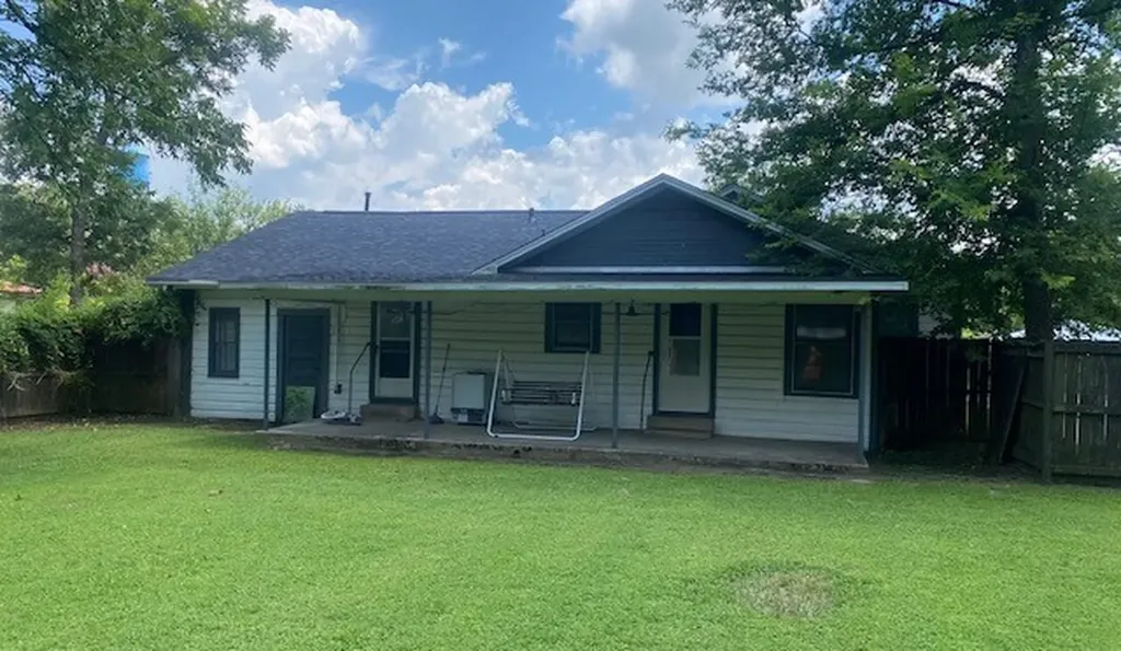 106 NW 2nd Street Bogata TX 75417