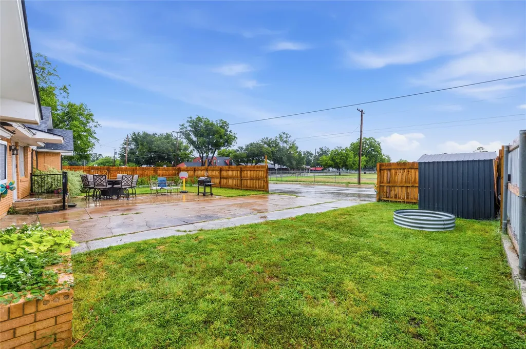 2621 Vine Street Brownwood TX 76801