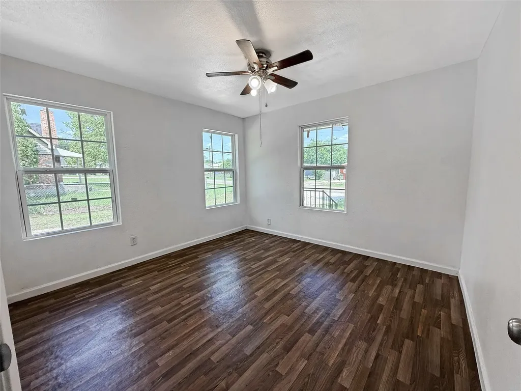 104 S 6th Street Godley TX 76044