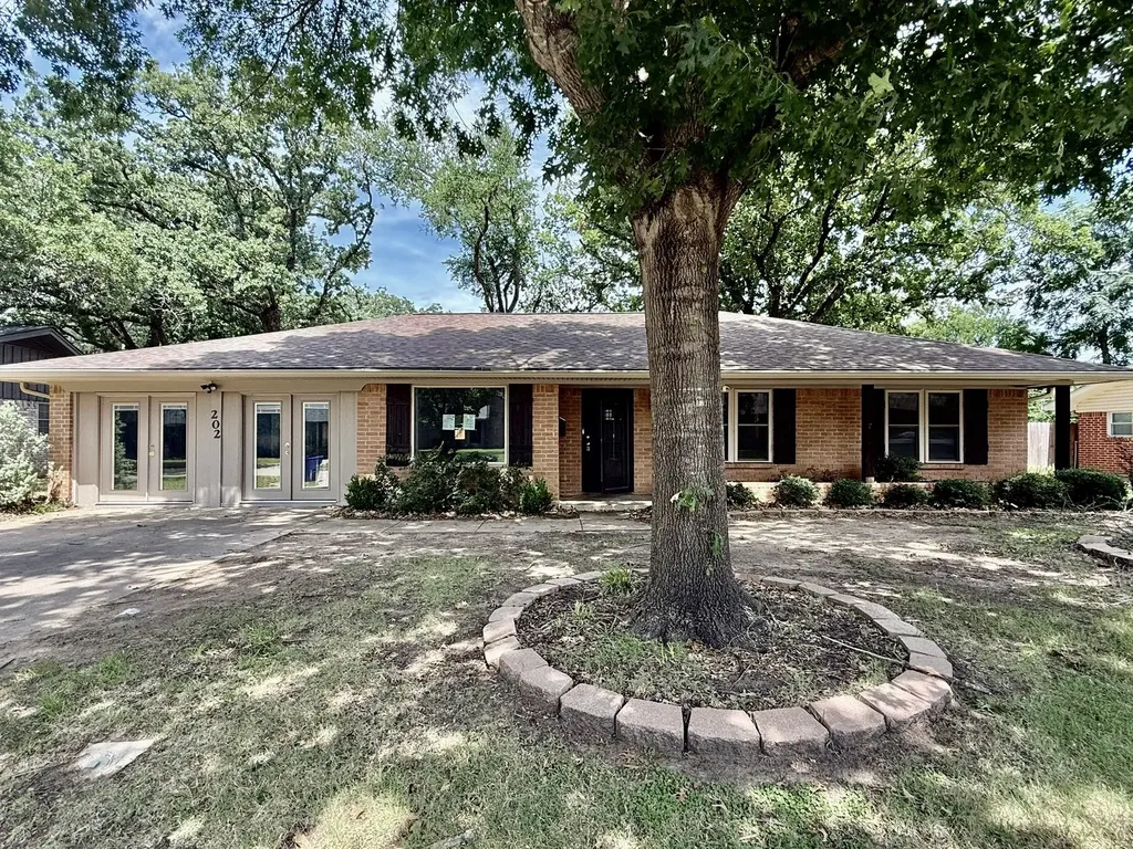 202 Juniper Street Mansfield TX 76063
