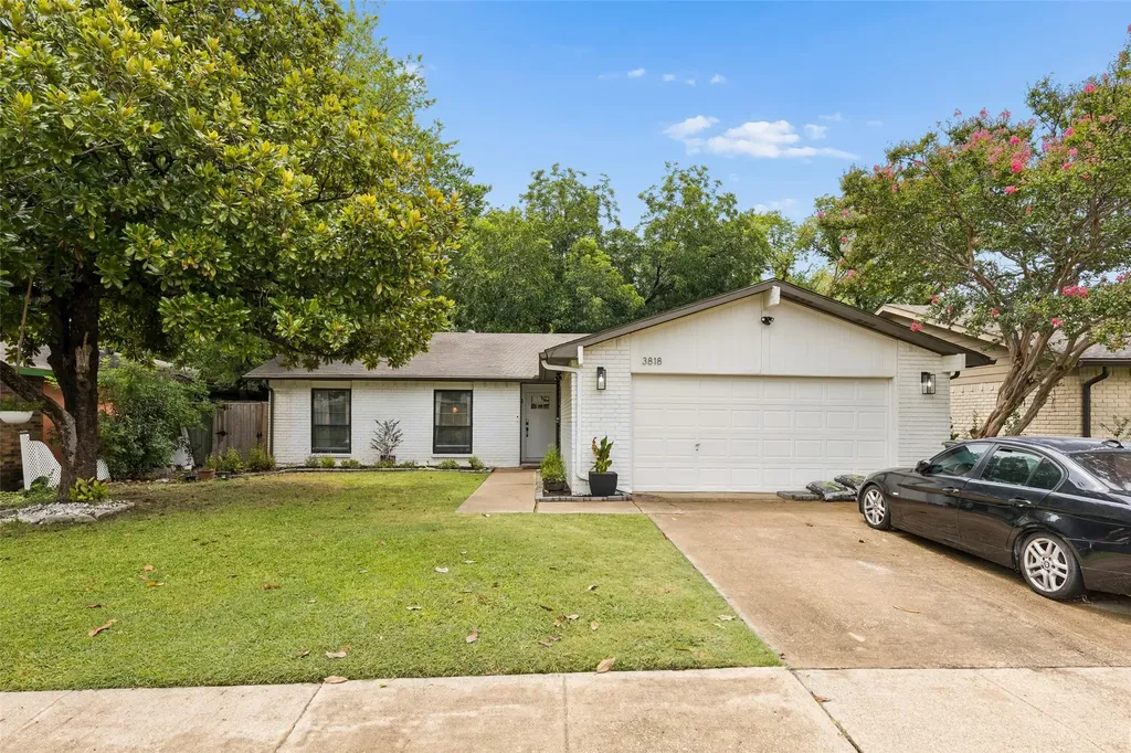 3818 Ruidosa Avenue Dallas TX 75228