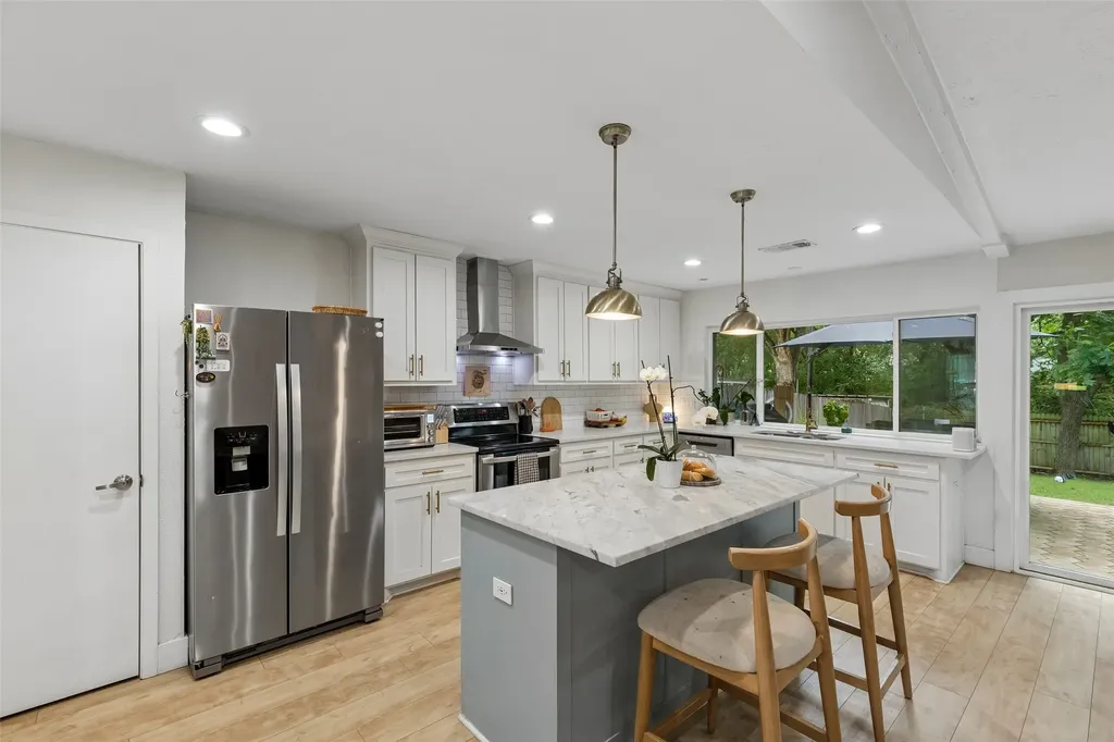 3818 Ruidosa Avenue Dallas TX 75228