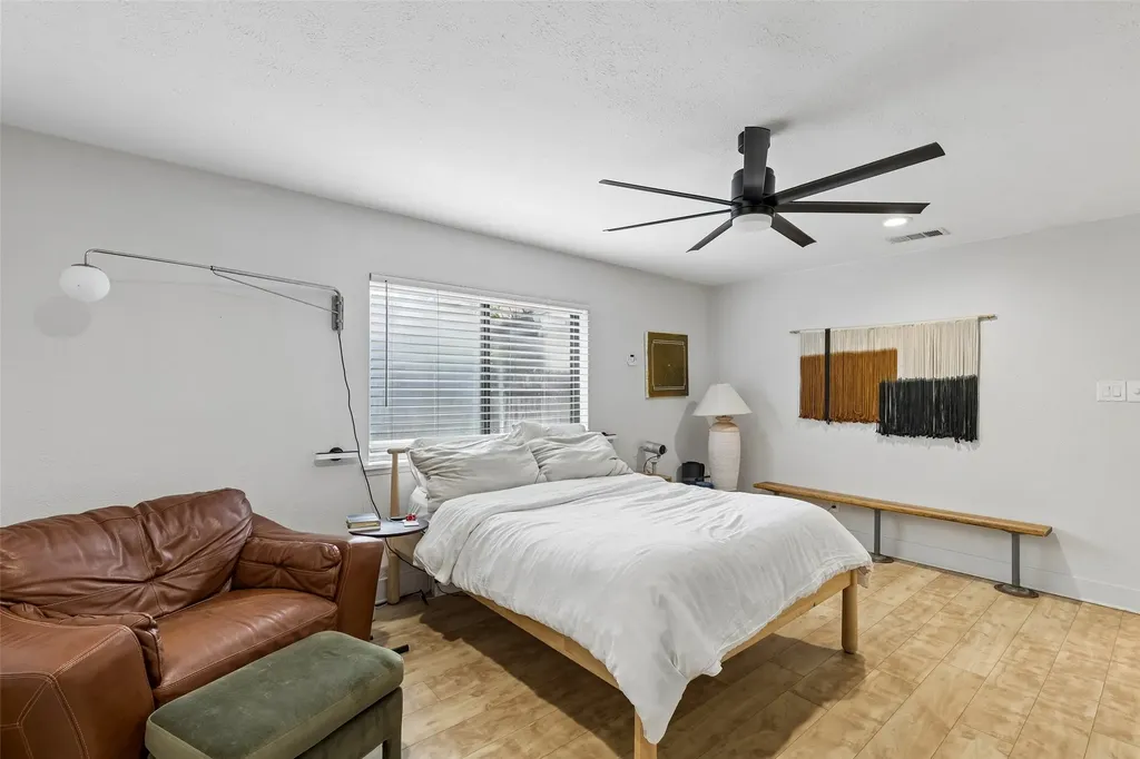 3818 Ruidosa Avenue Dallas TX 75228