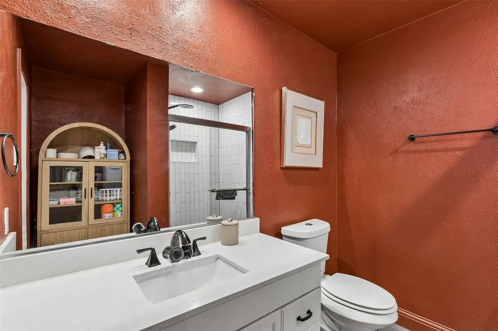 3818 Ruidosa Avenue Dallas TX 75228