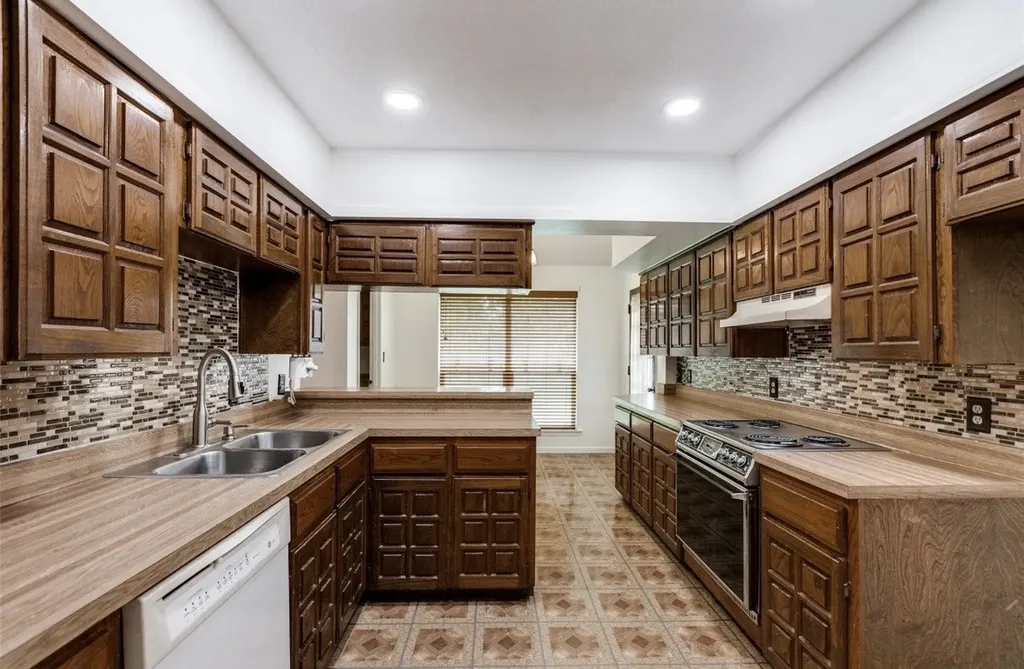 8782 Marilyn Drive Frisco TX 75033