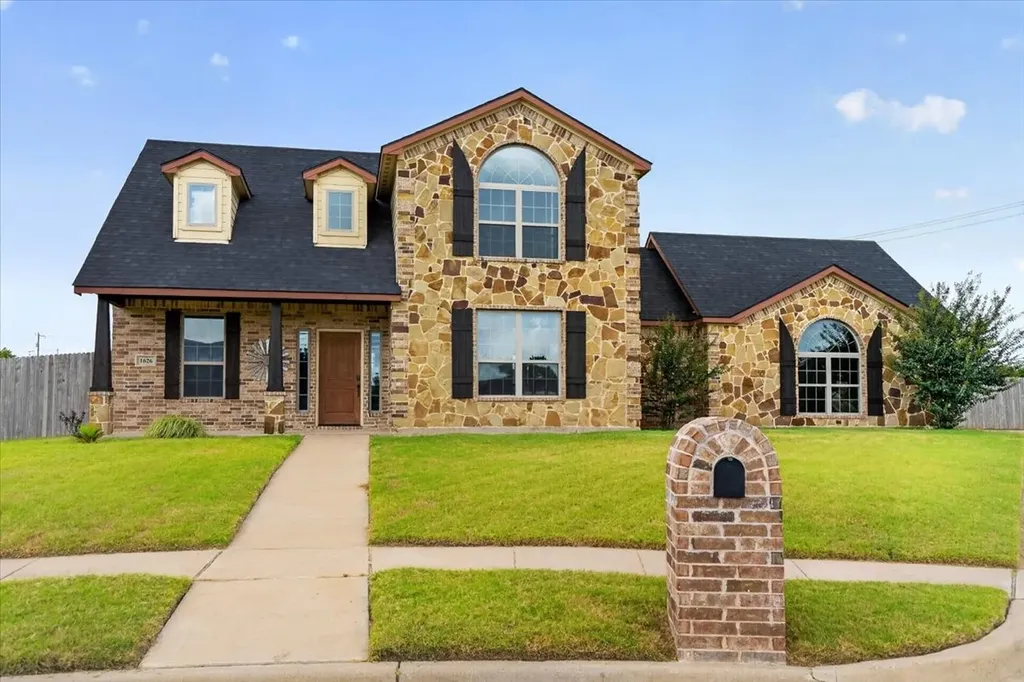 1626 Hawthorne Street Cleburne TX 76033