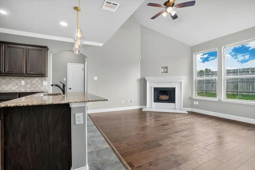 1626 Hawthorne Street Cleburne TX 76033