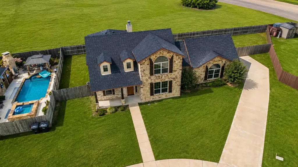 1626 Hawthorne Street Cleburne TX 76033