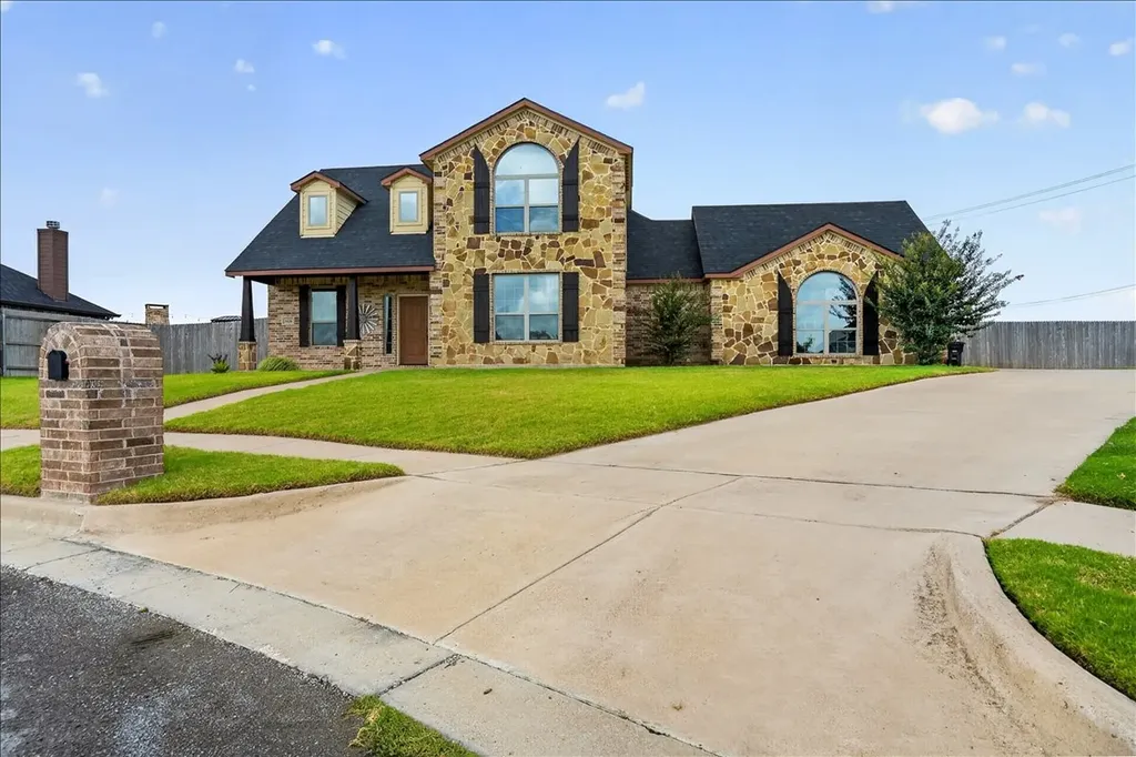 1626 Hawthorne Street Cleburne TX 76033