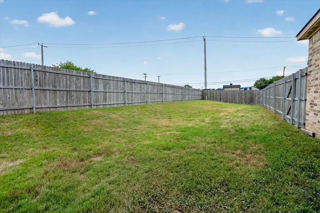 1626 Hawthorne Street Cleburne TX 76033
