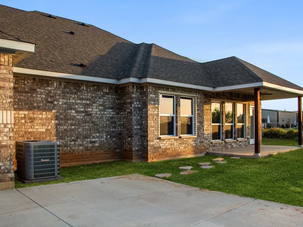 1013 Magnolia Court Springtown TX 76082
