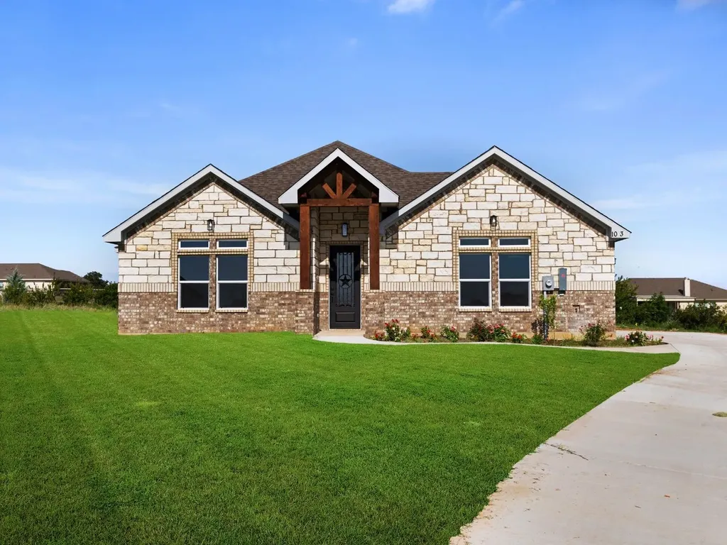 1013 Magnolia Court Springtown TX 76082