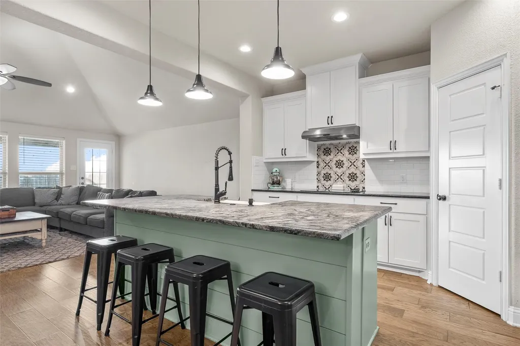 903 Dublin Court Mcgregor TX 76657