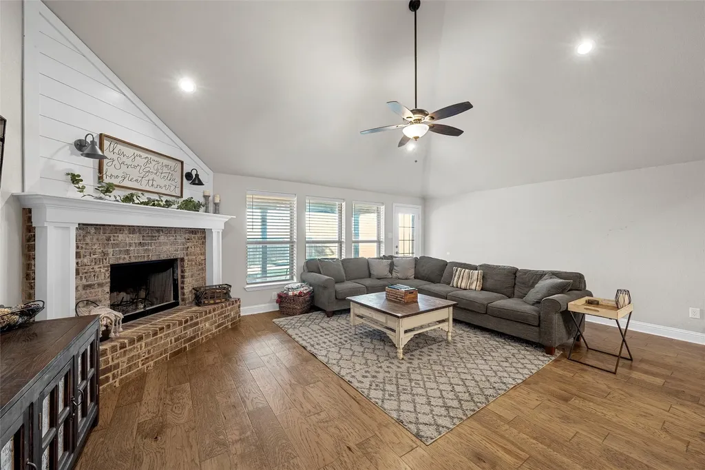 903 Dublin Court Mcgregor TX 76657