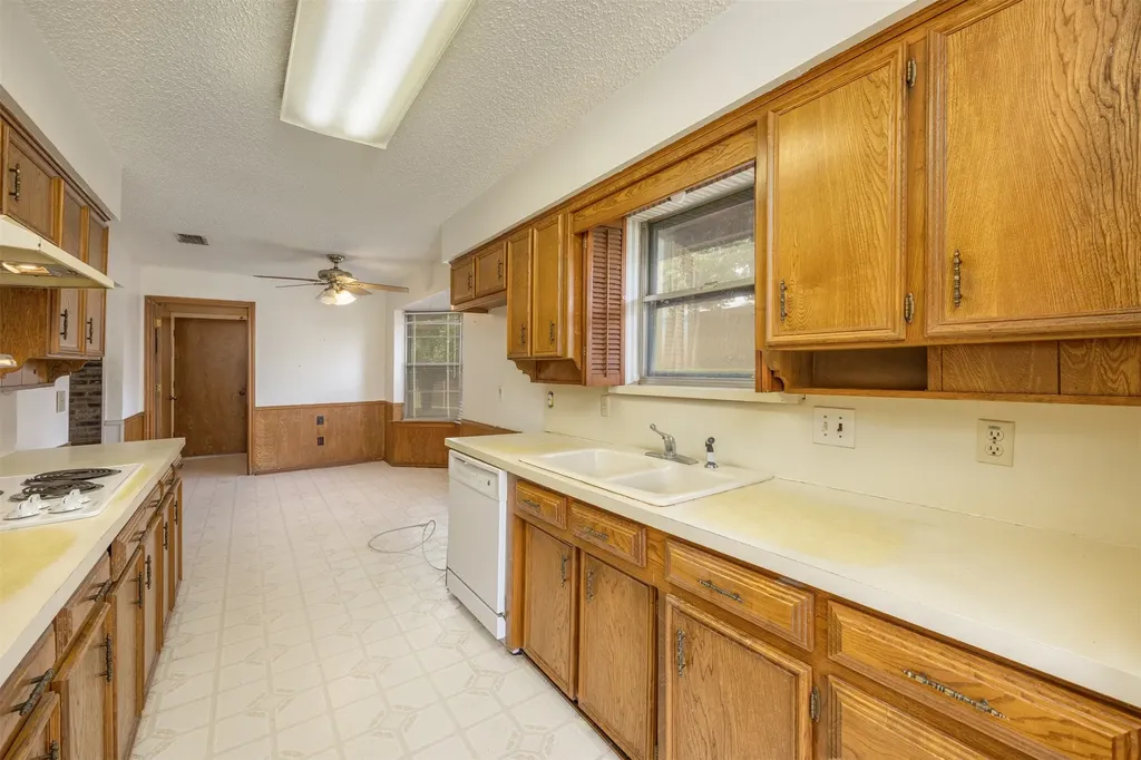 2500 Teakwood Lane Plano TX 75075