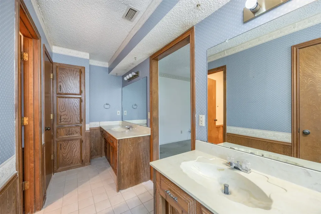 2500 Teakwood Lane Plano TX 75075