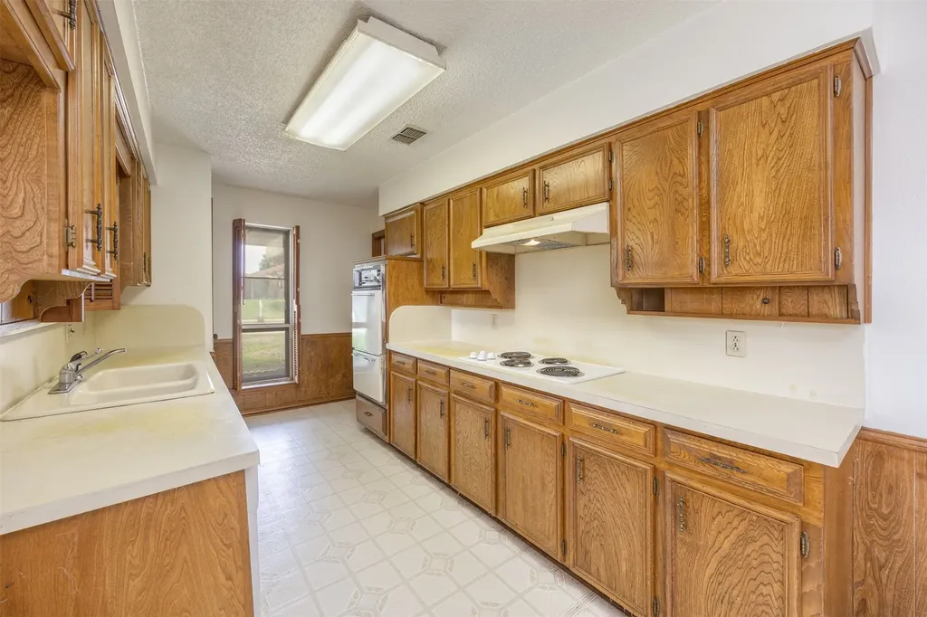 2500 Teakwood Lane Plano TX 75075