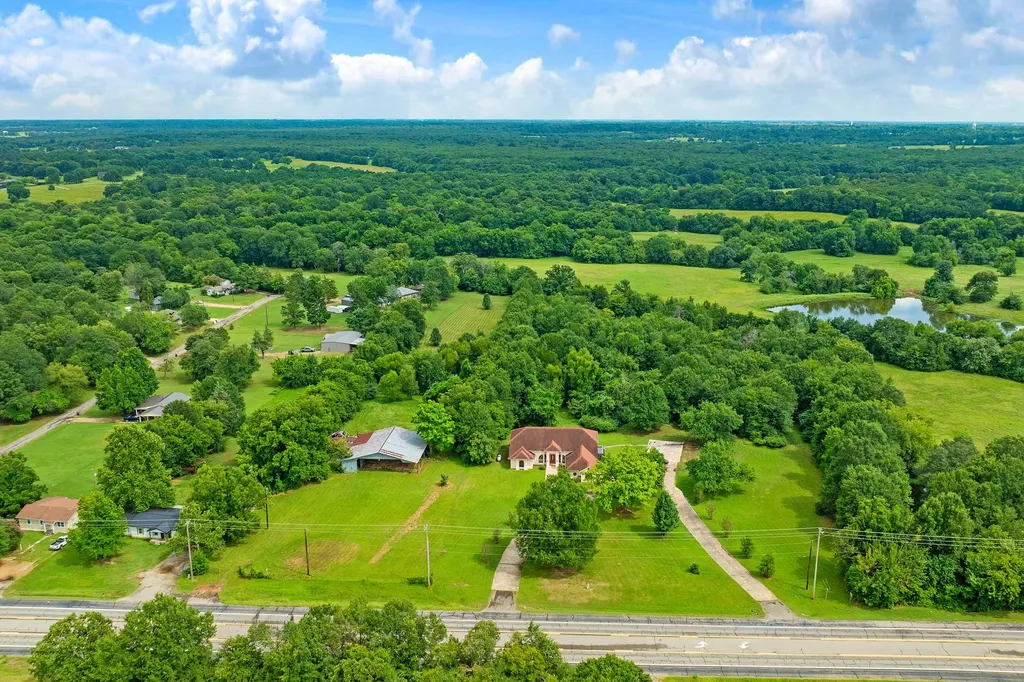 5310 Farm Road 195 Paris TX 75462