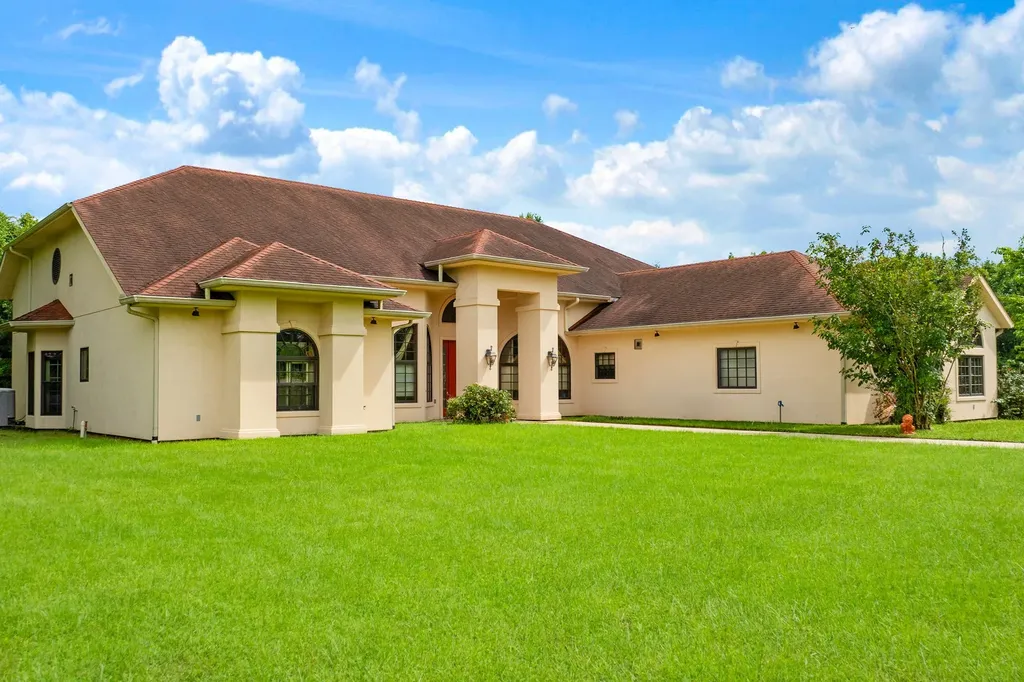 5310 Farm Road 195 Paris TX 75462