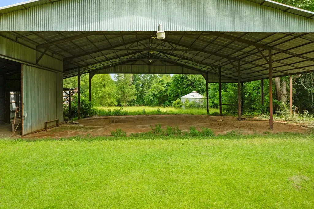 5310 Farm Road 195 Paris TX 75462